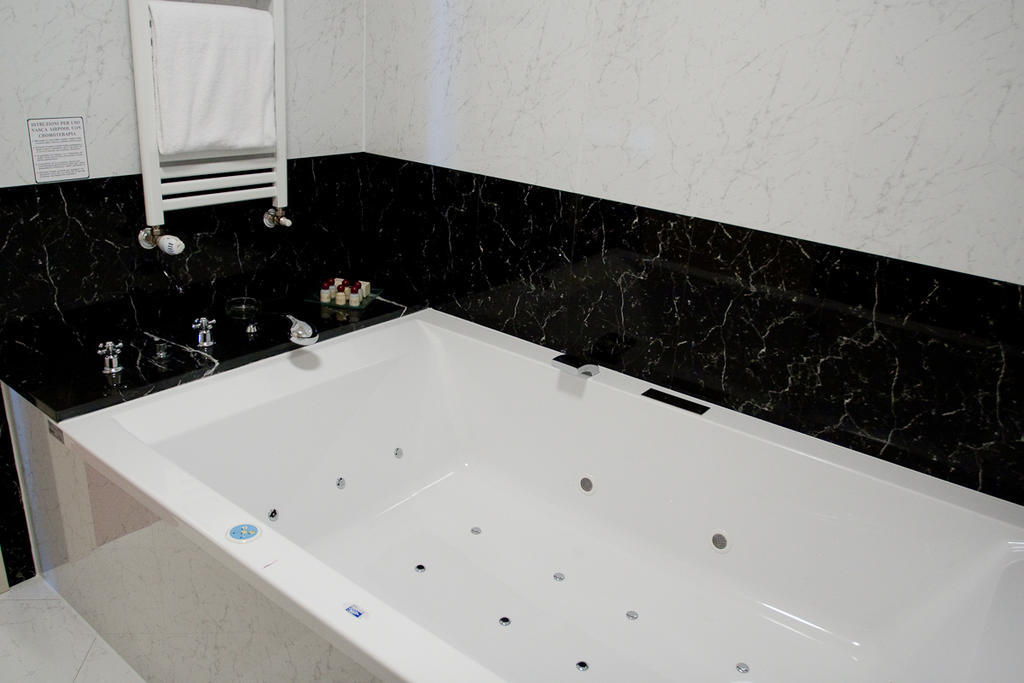 Hotel Maxim Anzola dell'Emilia Room photo