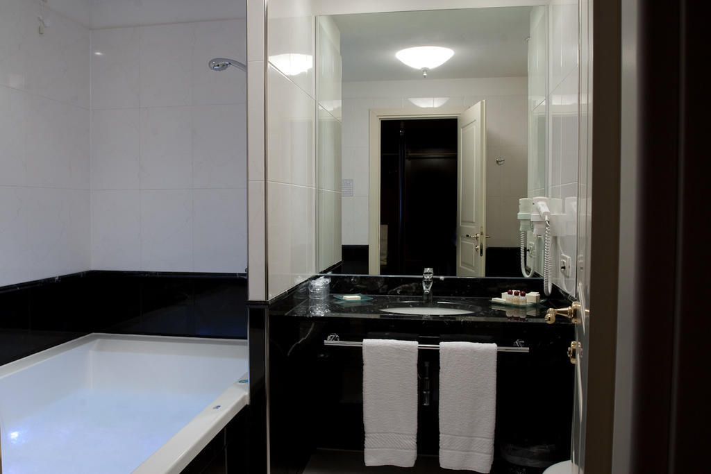 Hotel Maxim Anzola dell'Emilia Room photo