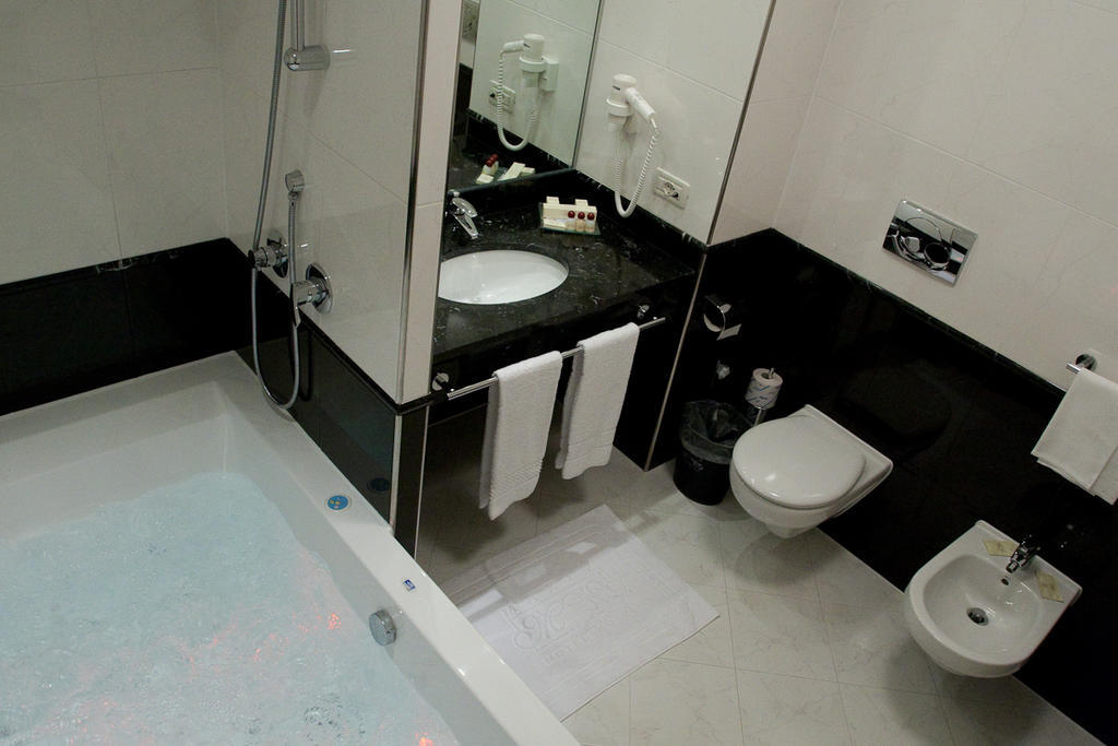 Hotel Maxim Anzola dell'Emilia Room photo